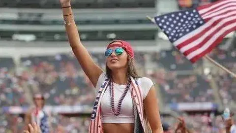 中爱战略伙伴关系升级至互利共赢新阶段